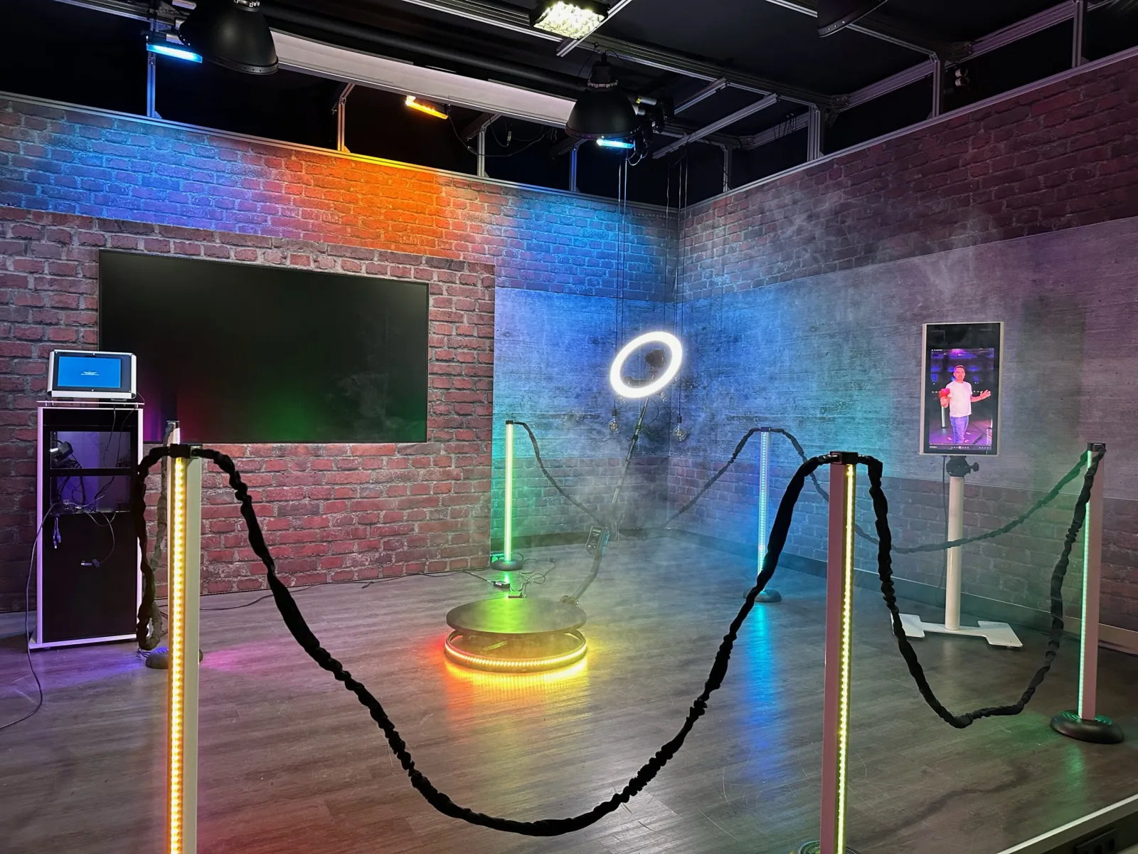360° Boother mit Gästen auf der Drehplattform